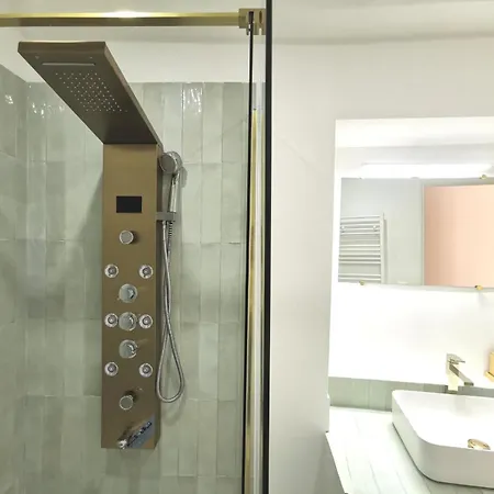 Apartment Golden - Equipe - Clim - Wifi - A Pied - Centre - Plages *